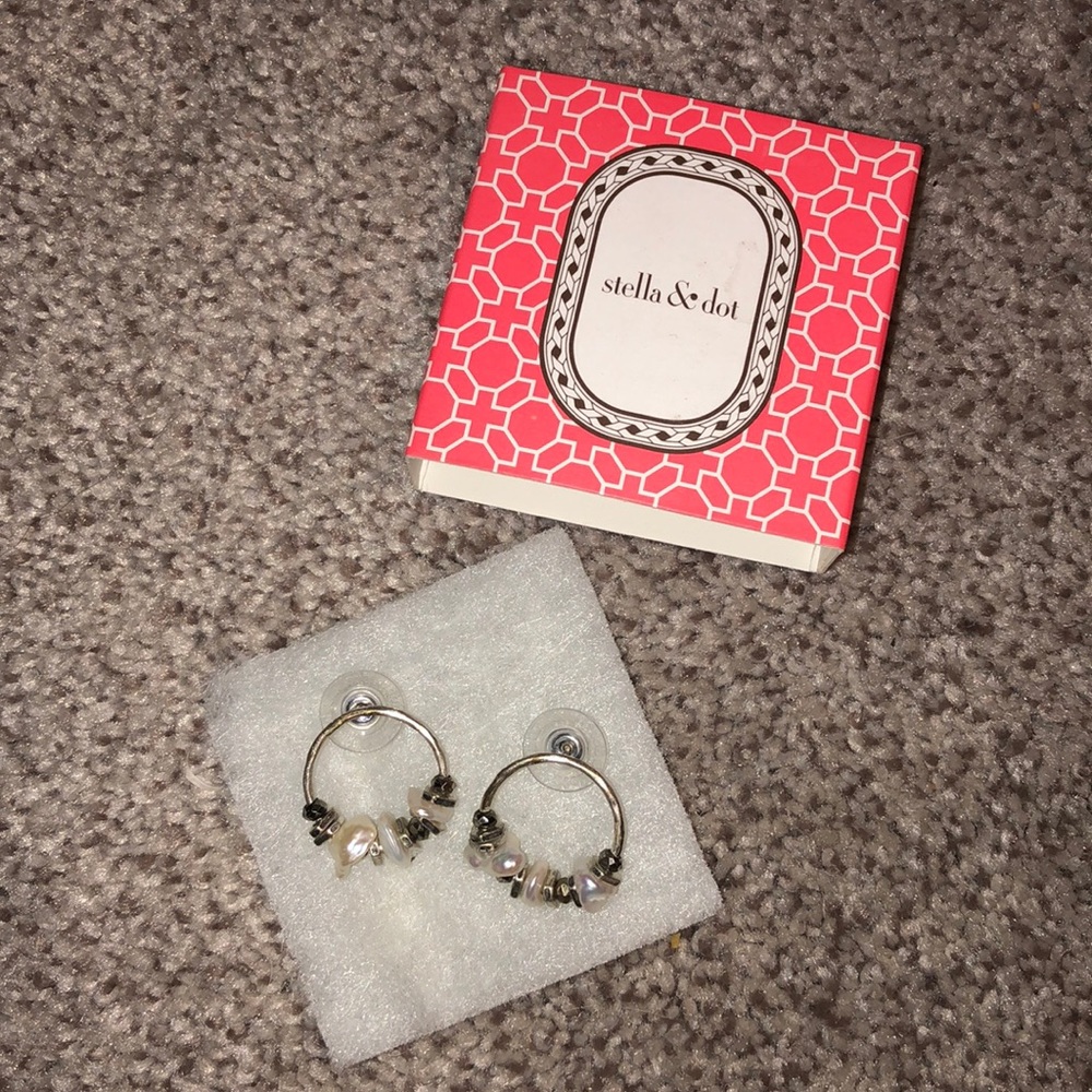 Stella and Dot Earrings